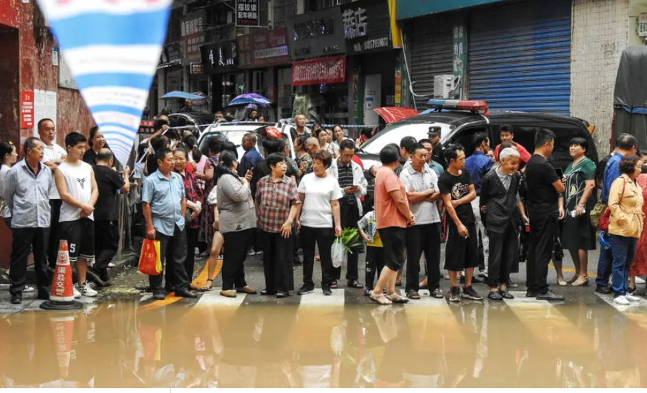 Slow water: can we tame urban floods by going with the flow?